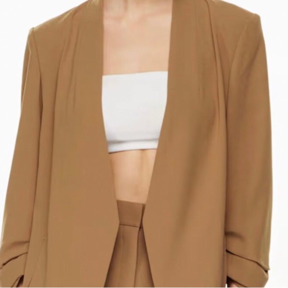 ✨ Aritzia Babaton "Power" Tan Open-Front Ruched Sleeve Crepe Blazer Size 12 ✨